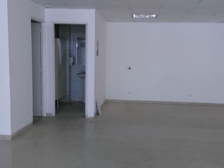 Foto 9 de Excelente oficinas para arriendo en Santa Barbara