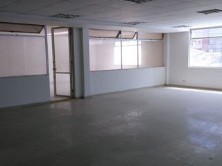 Foto 2 de Excelente oficinas para arriendo en Santa Barbara