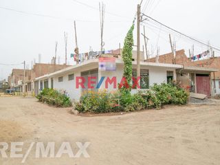 Foto 1 de Vendo Casa En Esquina A Media Cuadra Del Parque Puente Piedra 95M2