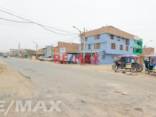 Foto 2 de Vendo Casa En Esquina A Media Cuadra Del Parque Puente Piedra 95M2