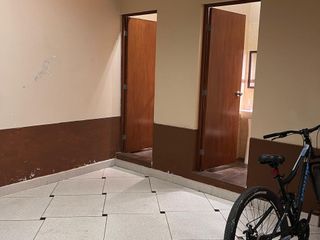 Foto 17 de Alquiler Local Comercial + Departamentos en Edificio de 4 Pisos Yerbateros