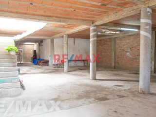 Foto 2 de Casa De 180M2 Techo Alto, Asoc. Miraflores - Puente Piedra