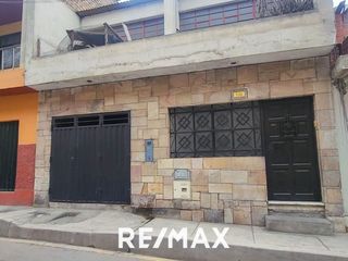 Foto 1 de VENTA DE CASA DE 2 PISOS EN COMAS