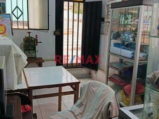 Foto 4 de Vendo Casa 2 Pisos En Esquina Con Libreria Frente A Colegio