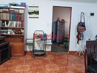 Foto 9 de Vendo Casa 2 Pisos En Esquina Con Libreria Frente A Colegio