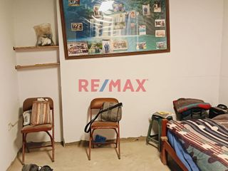 Foto 10 de Vendo Casa 2 Pisos En Esquina Con Libreria Frente A Colegio