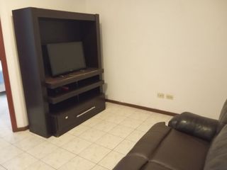 Foto 4 de EN VENTA DEPARTAMENTO  LOMAS DE URDESA 2DO PISO CON PATIO PRIVATIVO.