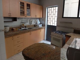 Foto 5 de EN VENTA DEPARTAMENTO  LOMAS DE URDESA 2DO PISO CON PATIO PRIVATIVO.