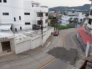 Foto 16 de EN VENTA DEPARTAMENTO  LOMAS DE URDESA 2DO PISO CON PATIO PRIVATIVO.