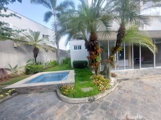 Foto 1 de Isla Mocolí, Rento Hermosa Casa Amoblada con Jacuzzi