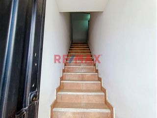 Foto 14 de Se Vende Casa De 3 Pisos Frente Al Parque Urb. El Roble Pte. Piedra .