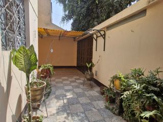 Foto 3 de VENDO CASA DE 2 PISOS EN COMAS