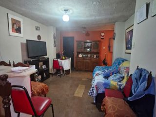 Foto 11 de VENDO CASA DE 2 PISOS EN COMAS