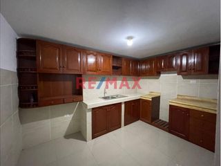 Foto 5 de Vendo Lindo Dúplex En Villa María Del Triunfo De 165M2