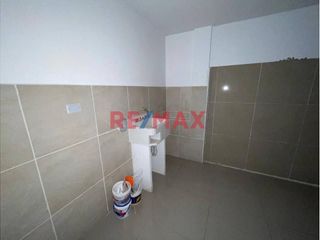 Foto 6 de Vendo Lindo Dúplex En Villa María Del Triunfo De 165M2
