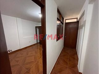Foto 9 de Vendo Lindo Dúplex En Villa María Del Triunfo De 165M2