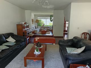 Foto 3 de Oferta ,vendo hermosa casa frente a parque en excelente ubicación !