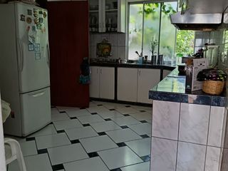 Foto 8 de Oferta ,vendo hermosa casa frente a parque en excelente ubicación !