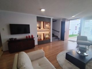 Foto 4 de Casa de alquiler de tres dormitorios. Carcelén