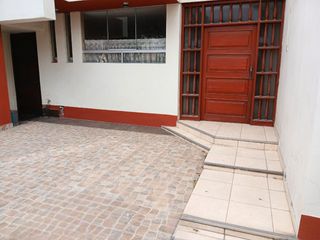 Foto 2 de 🏡 ¡CASA IDEAL PARA FAMILIAS GRANDES EN LA MOLINA! 3 DEPARTAMENTOS EN 1 🏡✨