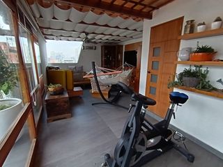 Foto 3 de Venta de Penthouse Totalmente Remodelado – Sector República del Salvador