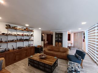 Foto 5 de Venta de Penthouse Totalmente Remodelado – Sector República del Salvador