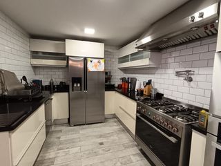 Foto 7 de Venta de Penthouse Totalmente Remodelado – Sector República del Salvador