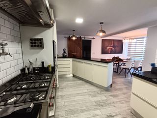 Foto 8 de Venta de Penthouse Totalmente Remodelado – Sector República del Salvador