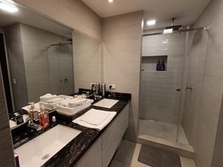 Foto 12 de Venta de Penthouse Totalmente Remodelado – Sector República del Salvador