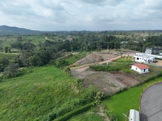 Foto 8 de Terreno en urbanización cerca de Quito