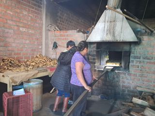Foto 5 de ANTICRETICO DE CASA CON NEGOCIO DE  PANADERÍA EQUIPADA