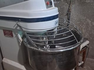 Foto 10 de ANTICRETICO DE CASA CON NEGOCIO DE  PANADERÍA EQUIPADA