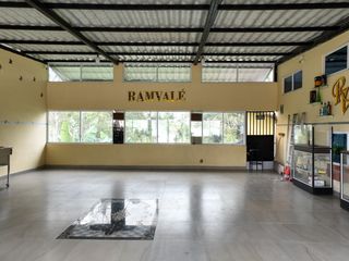 Foto 3 de Propiedad en venta, a la via asfaltada, restaurante bar, amoblado, cerca de Quito.
