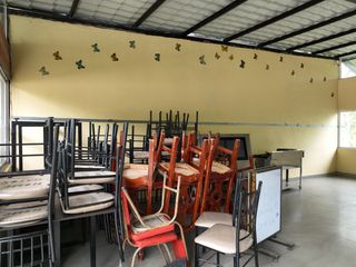 Foto 6 de Propiedad en venta, a la via asfaltada, restaurante bar, amoblado, cerca de Quito.
