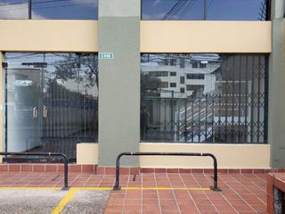 Foto 1 de Amplio local comercial en renta