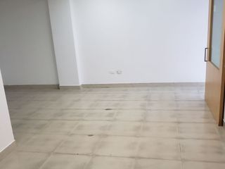 Foto 10 de Amplio local comercial en renta