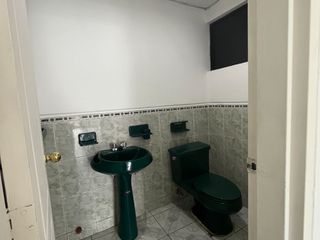 Foto 5 de Amplio local comercial en renta