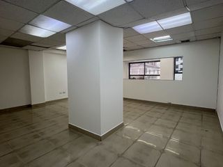 Foto 14 de Amplio local comercial en renta