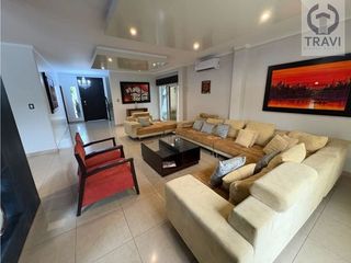 Foto 10 de hermosa casa en venta, en la zona de mayor desarrollo de la ciudad (via a la costa)