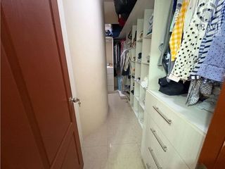 Foto 16 de hermosa casa en venta, en la zona de mayor desarrollo de la ciudad (via a la costa)