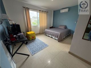 Foto 19 de hermosa casa en venta, en la zona de mayor desarrollo de la ciudad (via a la costa)
