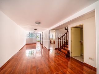 Foto 5 de Vendo casa en Urb. El Pinar, Los Olivos
