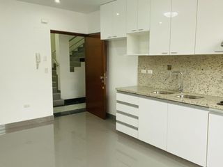 Foto 1 de SE VENDE DEPARTAMENTOS DE ESTRENO EN ATE LIMITE CON LA MOLINA , URBANIZACIÓN CON SEGURIDAD.