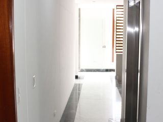 Foto 3 de SE VENDE DEPARTAMENTO - PRIMER PISO -  EN ATE DE ESTRENO LIMITE CON LA MOLINA , ACABADOS DE PRIMERA