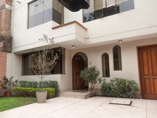 Foto 1 de Espectacular Casa en Ate – Límite con La Molina. MAYORAZGO