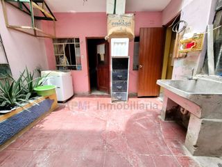 Foto 8 de VENTA DE CASA FRENTE A PARQUE Y CERCA DEL MERCADO DE MOSHOQUEQUE