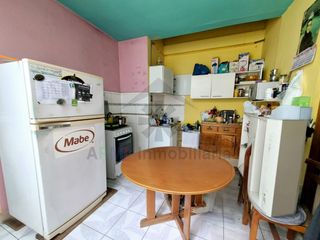 Foto 9 de VENTA DE CASA FRENTE A PARQUE Y CERCA DEL MERCADO DE MOSHOQUEQUE