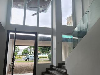 Foto 2 de Isla Mocoli, Venta de hermosa casa 4 dormitorios con piscina