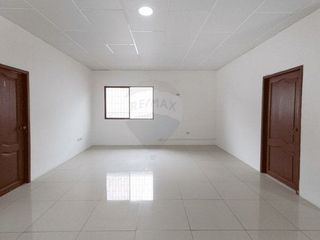 Foto 6 de ALQUILER LOCAL COMERCIAL AV. FRANCISCO DE ORELLANA