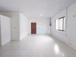 Foto 9 de ALQUILER LOCAL COMERCIAL AV. FRANCISCO DE ORELLANA